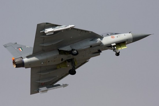 Tejas-míssil-ar-ar-Vympel-R-73-600x399