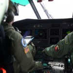 Pilotos dos EUA voam com Esquadrão Falcão