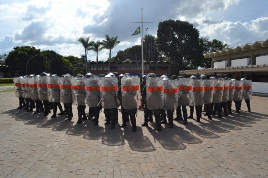 Militares do Grupamento de Fuzileiros Navais  deBrasília realizando treinamento para a Copa do Mundo 02