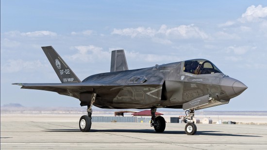 F-35B-BF-02-taxiing-at-Edwards-AFB