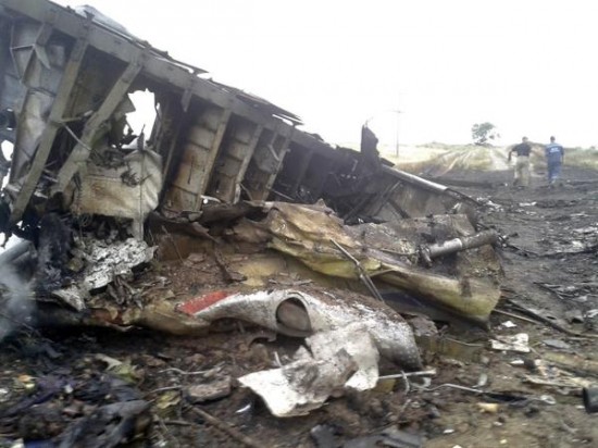 Malaysian-Airlines-MH-17-Crash-Pictures-1