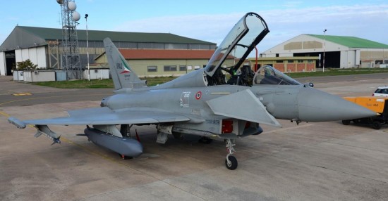 Eurofighter-Typhoon-com-míssil-Storm-Shadow-foto-2-Eurofighter