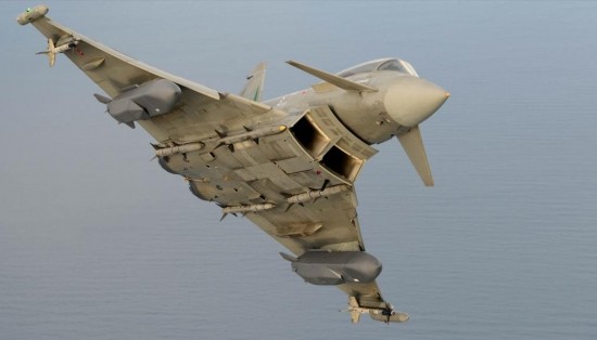 Eurofighter-Typhoon-com-míssil-Storm-Shadow-foto-Eurofighter