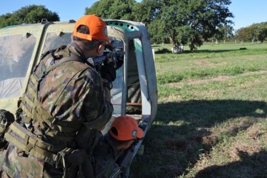 Treinamento de CASEVAC (da sigla, em ingles, para Casualty Evacuation) Foto Ag Força Aérea2