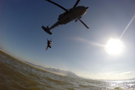 Treinamento de resgate do Esquadrão Pantera em Florianópolis.