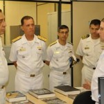 Comandante da Marinha visita o Centro de Guerra Eletrônica da Marinha