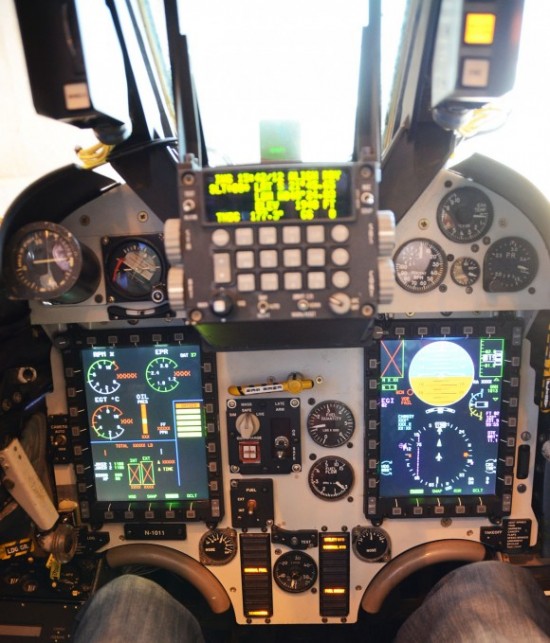 AF-1M-Cockpit-580x679