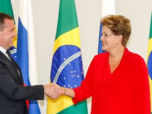 Dilma recebe o premiê russo em 2013