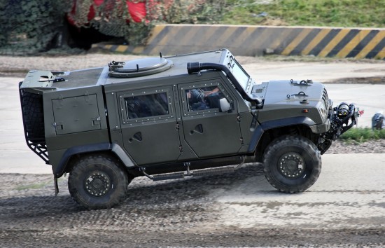 Iveco_LMV_Lynx_photo005