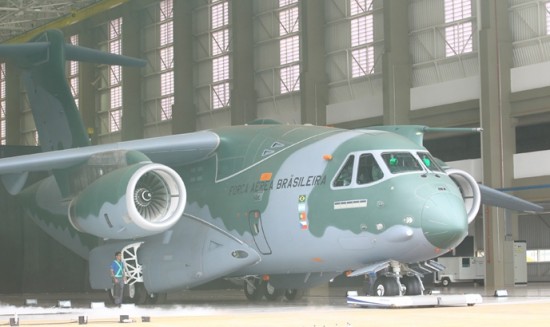 O KC-390 foi apresentado em solenidade com comitivas de 30 países Foto Claudio Vieira