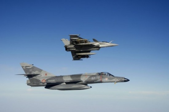 SEM-Super-Etendard-Modernise-e-Rafale-M-foto-Marine-Nationale-580x387