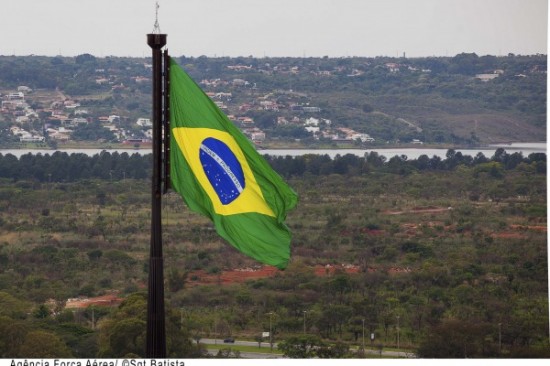 Troca da bandeira FAB