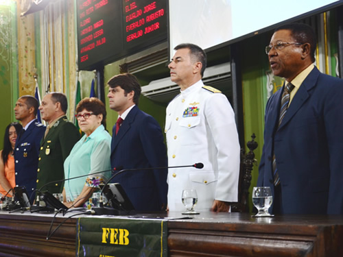 Vice-Almirante Caroli representou a MB na mesa da Câmara Municipal de Salvador