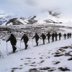 Soldados do Exército da Argentina treinam para missões de salvamento em áreas remotas