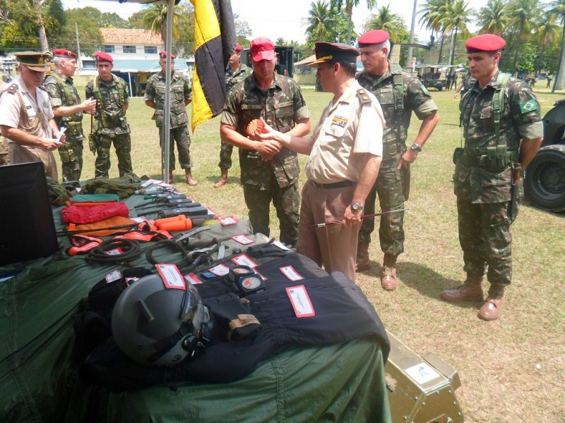 Centro de Instrução Pára-Quedista recebe a visita de comitiva do Exército da Argentina13
