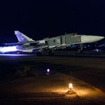Operações noturnas da Força Aérea Russa na base aérea de Latakia (Síria) 
